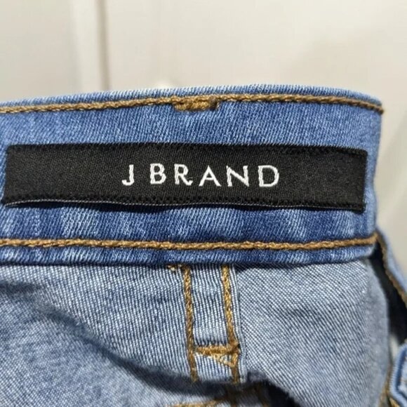 J Brand | Slim Bootcut Jeans in Lucas light blue wash - Picture 4 of 9